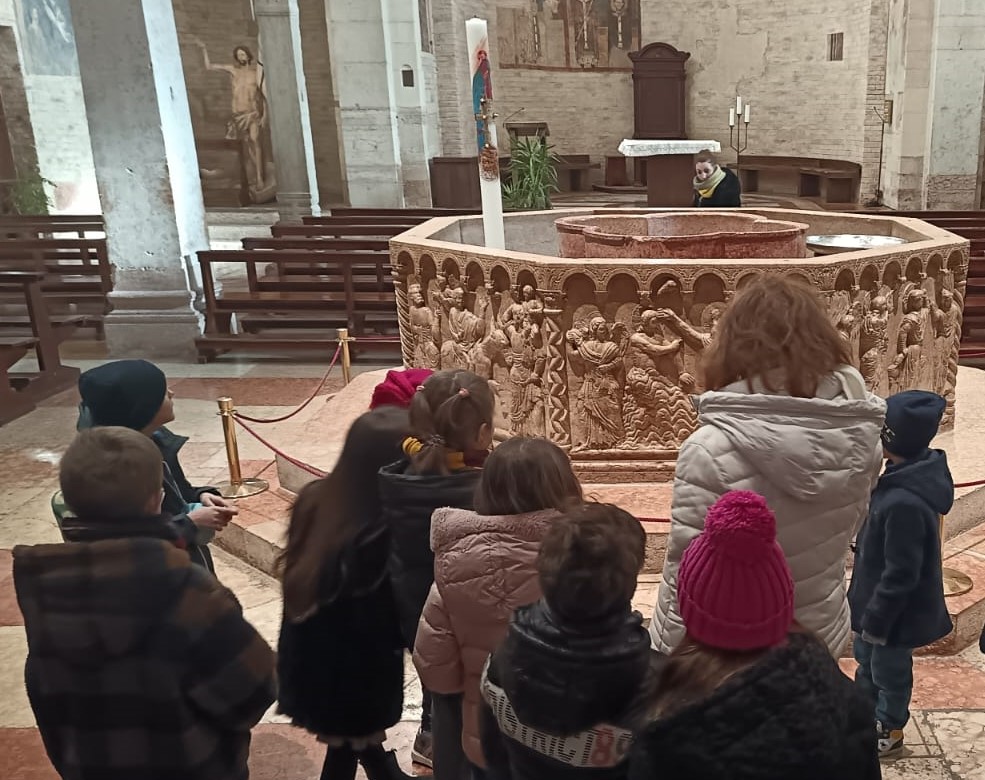 I personaggi del presepe nel fonte - Chiese Vive - Chiese Verona