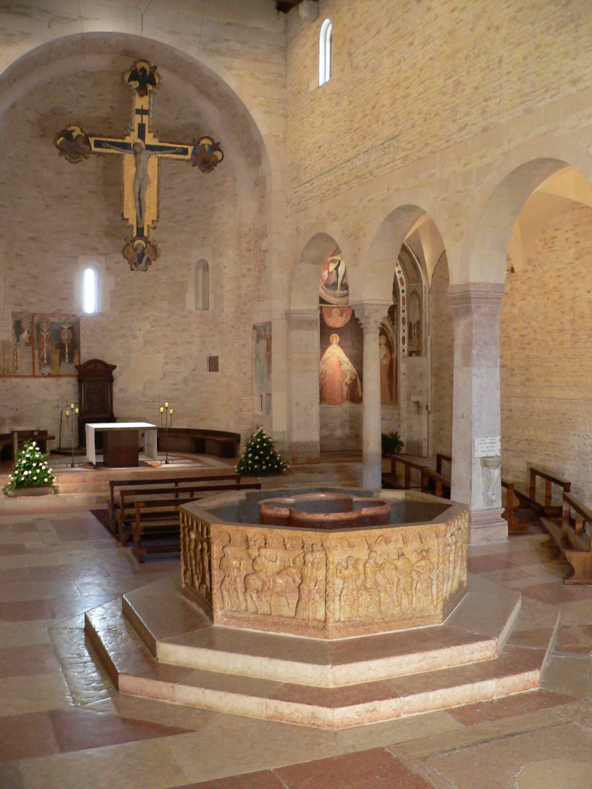 La catechesi medievale illustrata del fonte battesimale nel complesso del Duomo - Chiese Vive - Chiese Verona